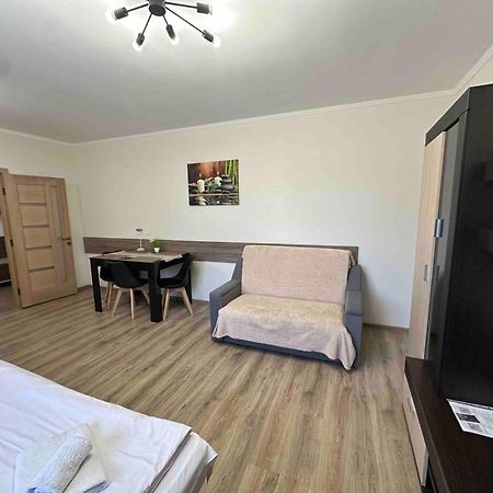 Центр Міста! Затишні Квартири В Новобудові! Aparthotel Uzhhorod Εξωτερικό φωτογραφία