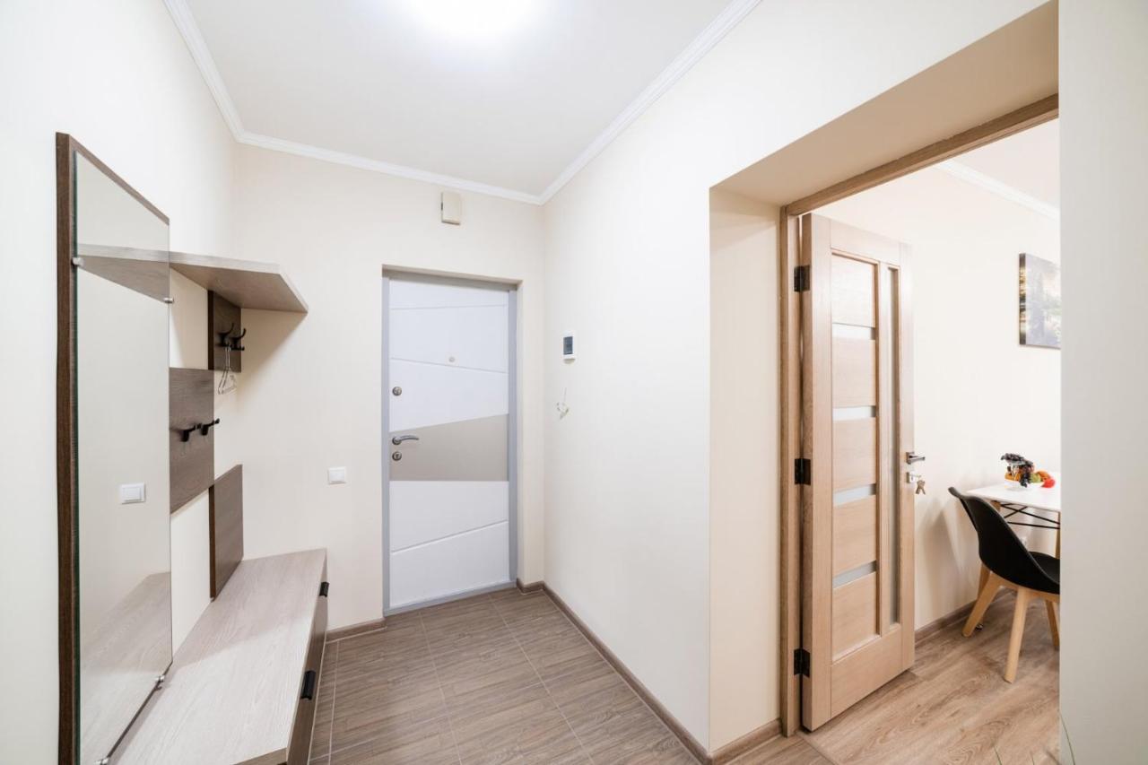 Центр Міста! Затишні Квартири В Новобудові! Aparthotel Uzhhorod Εξωτερικό φωτογραφία